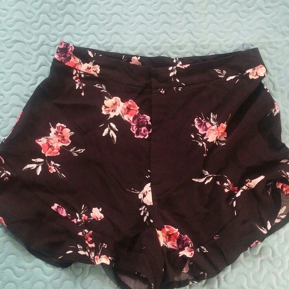 Floral Ruffle Shorts
